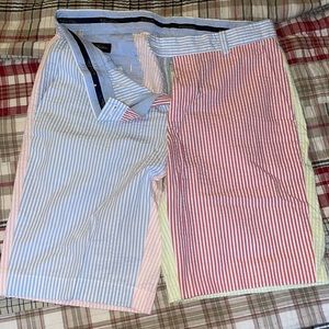 Brooks Brothers size 32 men’s Seersucker short.